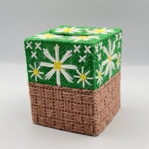 VTG Handmade Cross Stitch Needlepoint Basket Daisies Tissue Box Cover 90s Floral